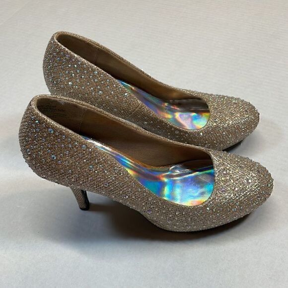 Silver slipper woman’s dress heels. Rose gold. Size 6.5. - Picture 3 of 11